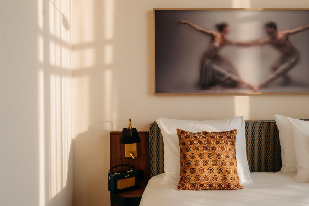 Experience luxury hotel suites in The Hague at De Plesman Hotel, where spacious design, heritage, and comfort come together.